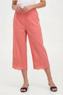 Women's Woven Capri Trousers