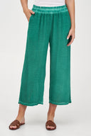 Women's Woven Capri Trousers