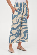 Women's Woven Capri Trousers