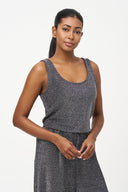 Women's Knit Sleeveless Top With A Scoop Neckline | M