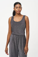 Women's Knit Sleeveless Top With A Scoop Neckline | M
