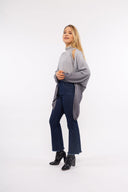 Women’s Knit Long Sleeve Cardigan. Composition: 55% Modal and 45% Acrylic. 