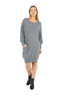 WOMEN'S KNIT DRESS, WITH A CREW-NECKLINE, LONG SLEEVES AND SIDE SEAM POCKETS 