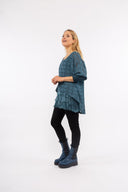 Women’s Woven 3/4 Sleeve Top. Composition: 50% Polyester, 30% Viscose and 20% Silk. 