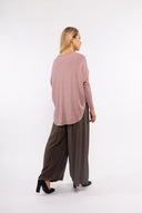 Women’s Knit Long Sleeve Tunic. Composition: 50% Viscose, 25% Nylon, 20% Polyester and 5% Lycra. 