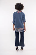 Women’s Woven Long Sleeve Shirt. Composition: 70% Viscose and 30% Silk. 
