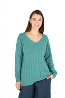 WOMEN'S V-NECK TEXTURED SWEATER, WITH A DROPPED SHOULDER, LONG SLEEVES, A HI/LOW HEMLINE WITH SIDE SLITS