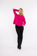 Women’s Knit Long Sleeve Sweater. Composition: 40% Polyamide, 35% Viscose and 25% Microfiber. 