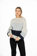 WOMEN'S COLOUR-BLOCKED OVERSIZED KNIT CREW-NECK SWEATER, WITH A DROPPED SHOULDER AND LONG PUFFY SLEEVES