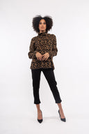 Women’s Knit Long Sleeve Sweater. Composition: 95% Acrylic and 5% Elastane. 