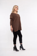 Women’s Knit Long Sleeve Sweater. Composition: 52% Viscose, 26% Polyester and 22% Polyamide. 