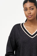 Women's Knit V-Neck Sweater With A Patch Pocket At The Chest And Long Sleeves | M